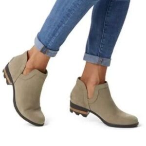 Sorel/ Women's/ Sorel Lolla Cut Out Bootie/ oatmeal flax / size 6.5